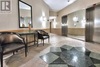 5 Concorde Pl in Toronto, ON - Building Photo - Building Photo