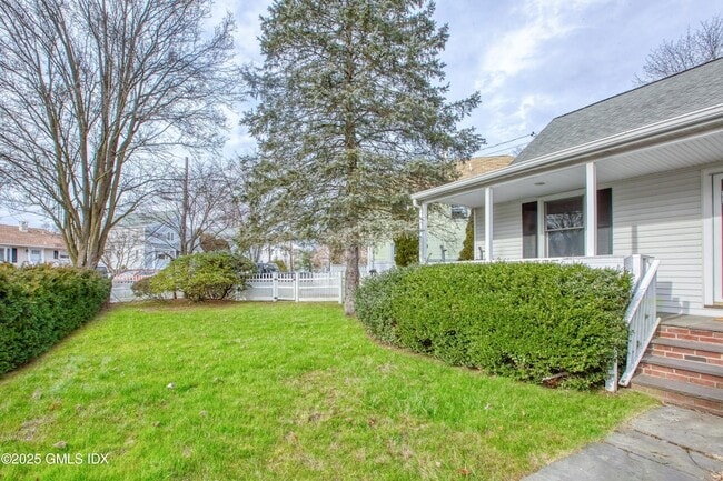 3 Idlewild Manor in Greenwich, CT - Building Photo - Building Photo