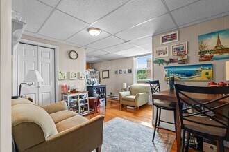 54 Cottage St, Unit 4 in Boston, MA - Building Photo - Building Photo
