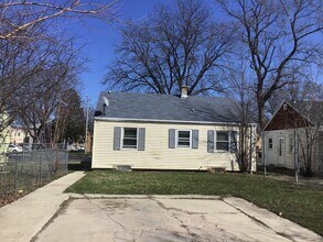 4469 N Sherman Blvd in Milwaukee, WI - Building Photo - Building Photo