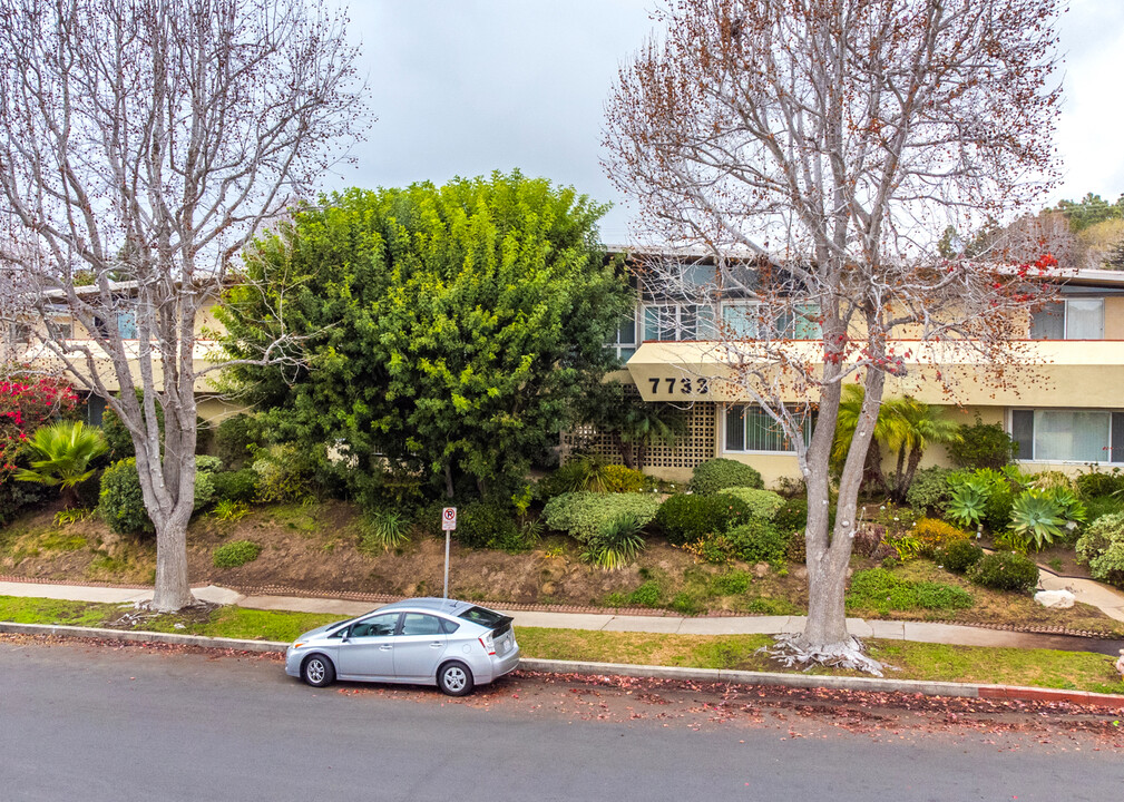 7733 Saint Bernard St in Playa Del Rey, CA - Building Photo