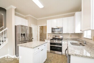 2316 Sapphire Valley Dr in Raleigh, NC - Foto de edificio - Building Photo