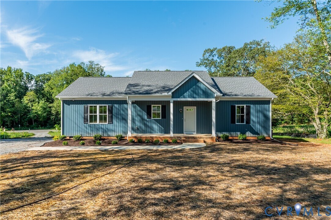 1393 Broad St Rd in Oilville, VA - Building Photo