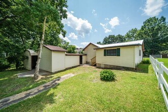 246 1st Ave NW in Graysville, AL - Building Photo - Building Photo