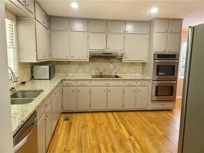 2520 Riverglenn Cir in Dunwoody, GA - Building Photo - Building Photo