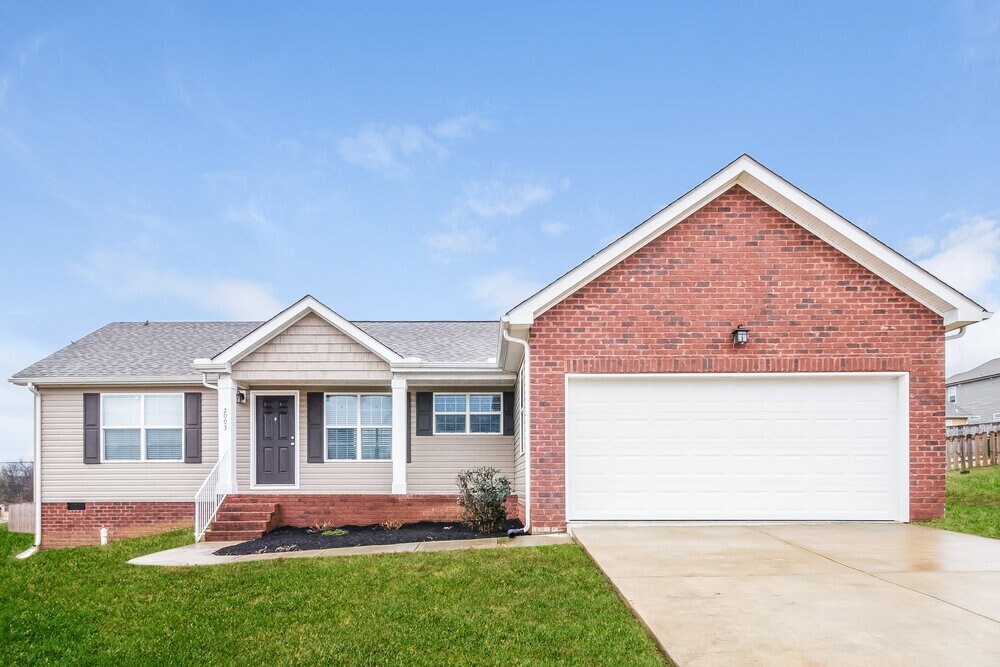 2003 Vancroft Cir in Spring Hill, TN - Building Photo