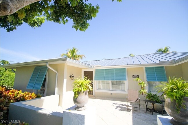 1645 Mullet Ct in Naples, FL - Building Photo - Building Photo