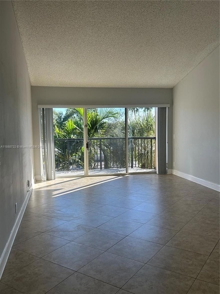 8821 Wiles Rd, Unit 305 in Coral Springs, FL - Building Photo - Building Photo