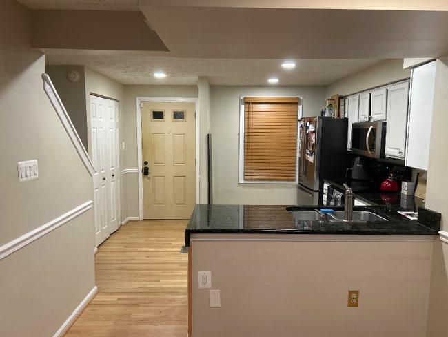 8505 Golden Ridge Ct in Lorton, VA - Foto de edificio - Building Photo