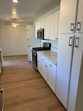 22671 Crespi St in Woodland Hills, CA - Building Photo - Building Photo