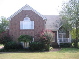 112 Settlers Way in Hendersonville, TN - Building Photo