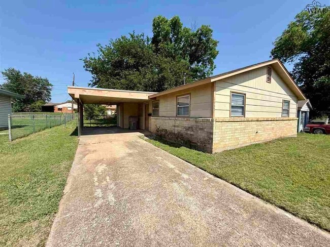 property at 1635 Sumner Terrace