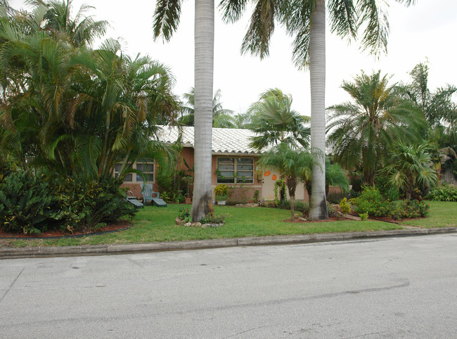 1143 NE 16th Ter in Fort Lauderdale, FL - Building Photo - Building Photo