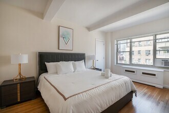 30 Park Ave in New York, NY - Building Photo - Building Photo