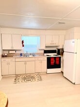 9999 NE 120th St in Okeechobee, FL - Foto de edificio - Building Photo