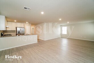 9806 Littleton Grist in San Antonio, TX - Building Photo - Building Photo