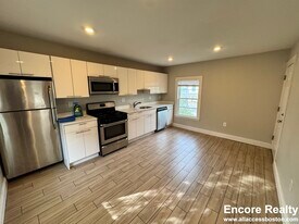 13 Pleasant St, Unit 13 Pleasant Street in Cambridge, MA - Building Photo