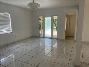 1435 NE 173rd St in North Miami Beach, FL - Building Photo - Building Photo