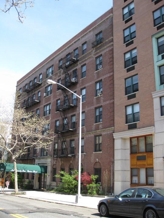 925 Union St in Brooklyn, NY - Building Photo