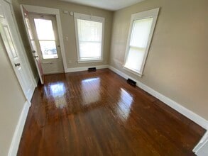 321 N Wenger Ave in Mishawaka, IN - Building Photo - Building Photo