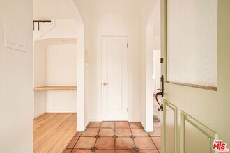 2228 Prospect Ave in Los Angeles, CA - Foto de edificio - Building Photo