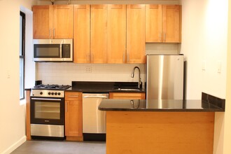 506 E 82nd St, Unit 22 in New York, NY - Building Photo - Building Photo