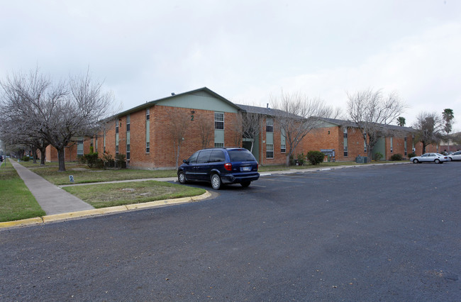 Ivy Terrace Apartments in McAllen, TX - Foto de edificio - Building Photo