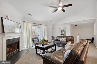 604 Mews Dr in Sellersville, PA - Foto de edificio - Building Photo