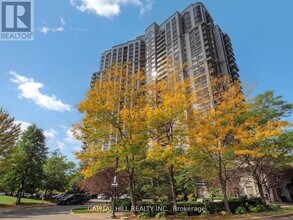 710 Humberwood Blvd in Toronto, ON - Building Photo - Building Photo