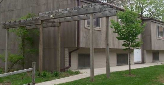 916 Kellogg Ave, Unit 2 Bedroom in Ames, IA - Foto de edificio - Building Photo