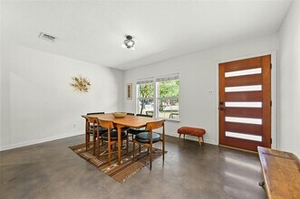 8415 Bowling Green Dr in Austin, TX - Building Photo - Building Photo