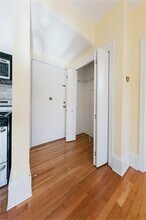 511 Beacon St, Unit 12 in Boston, MA - Foto de edificio - Building Photo