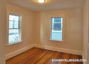 40 Calvin St, Unit 40-02 in Somerville, MA - Foto de edificio - Building Photo