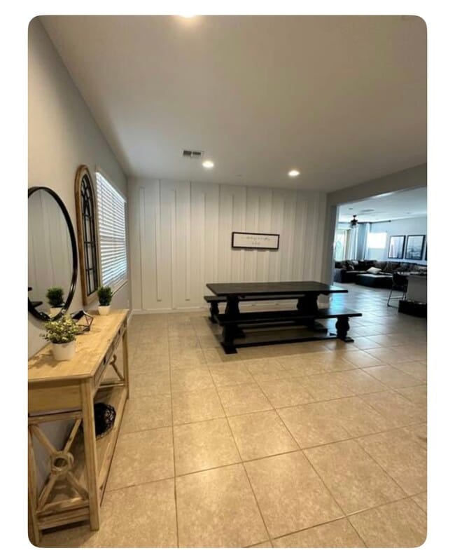 property at 5733 S Verde