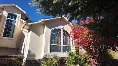 6193 S Kelton Pl in Boise, ID - Foto de edificio - Building Photo