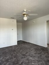 3402 Zephyr Rd, Unit D in Killeen, TX - Foto de edificio - Building Photo