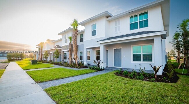 10241 SW Newberry Ave in Port St. Lucie, FL - Building Photo - Building Photo