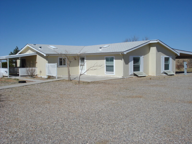 3206 W Navajo Trail in Benson, AZ - Foto de edificio