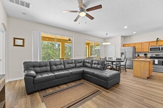 8537 La Isla Dr in Kissimmee, FL - Building Photo - Building Photo