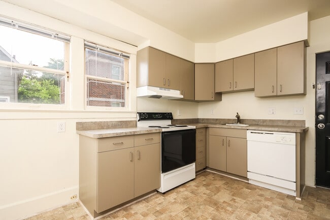 507 Mack Rd in Ann Arbor, MI - Foto de edificio - Building Photo