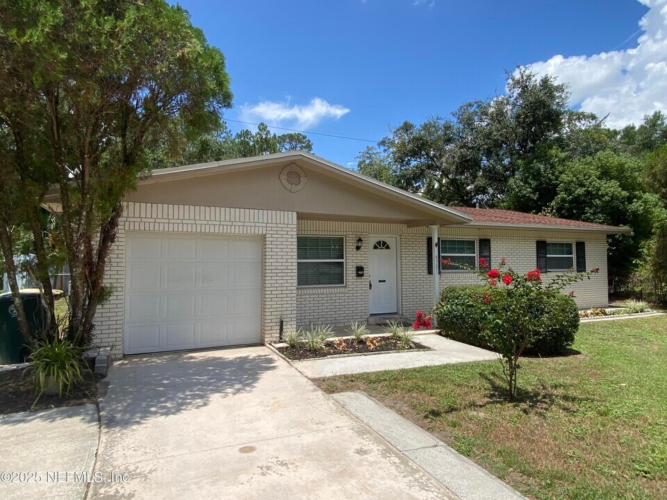 4581 Praver Dr N in Jacksonville, FL - Building Photo