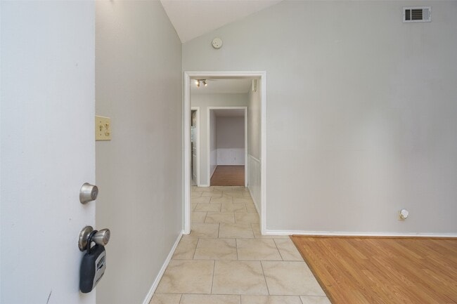 2119 Williamsburg Ct S in League City, TX - Foto de edificio - Building Photo