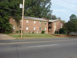 Pendleton Court Apartments in Memphis, TN - Building Photo - Building Photo