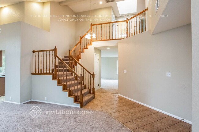 8278 Olander Way in Sacramento, CA - Building Photo - Building Photo