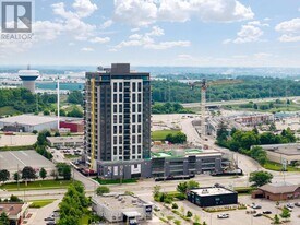 4286 King St E in Kitchener, ON - Building Photo