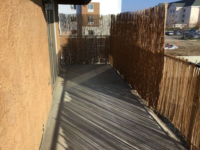 563 W Alamos Ave in Clovis, CA - Building Photo - Building Photo