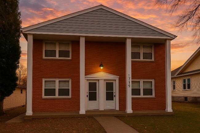 property at 1719 W Bancroft St