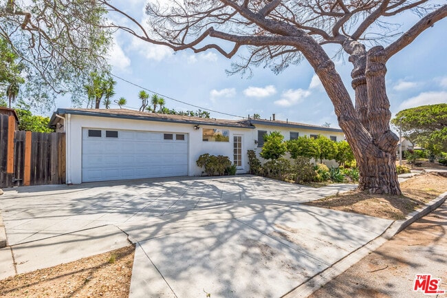 12753 Appleton Way in Los Angeles, CA - Building Photo - Building Photo