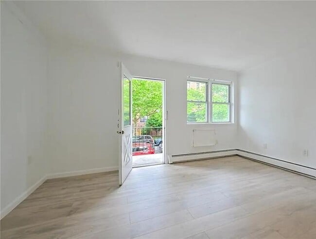 2362 E 13th St in Brooklyn, NY - Building Photo - Building Photo