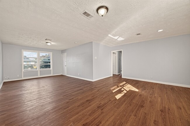 property at 6058 Glenhurst Dr